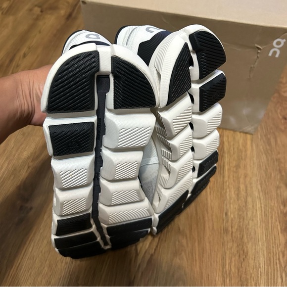 ON CLOUD X white black athletic running training shoes sneakers women’s 8.5 new - Picture 6 of 8